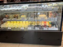 -红宝石·鲜奶小方·海派西点房(南丹店)