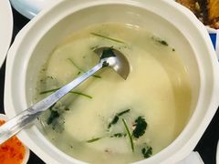 芫荽豆腐鱼头汤-新榕记滨江壹號