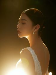 -至臻微拉婚纱摄影