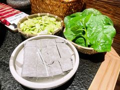 -三出山火锅(南京万象天地店)