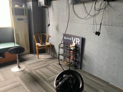 -VR 间客漫·PS电玩·虚拟现实包间游戏电竞(街道口店)