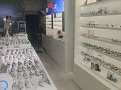 -诺柯视眼镜-蔡司依视路官方工厂店(淞南一店)