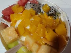 鲜果至尊雪奶-美肴冰品·汉堡·牛腩饭(总店)