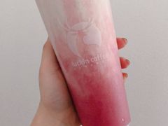 芭乐芝士红宝石茶-瑞幸咖啡(新世界中心店)