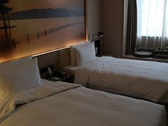 -杭州西湖湖滨银泰亚朵酒店