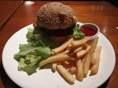 芝士蘑菇牛肉汉堡-ZEMOCAFE·FUSION FOOD(西交利物浦店)