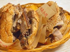-洪峰浩老北京烧饼夹肉(角门路店)