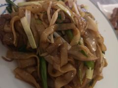 湿炒牛河-李记潮汕砂锅粥(营福路店)