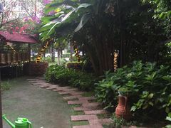 -月亮眼花园餐厅书吧酒吧
