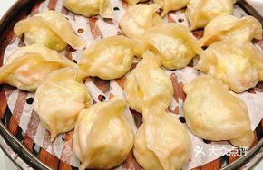 Shrimp and Loofah Steamed Dumplings