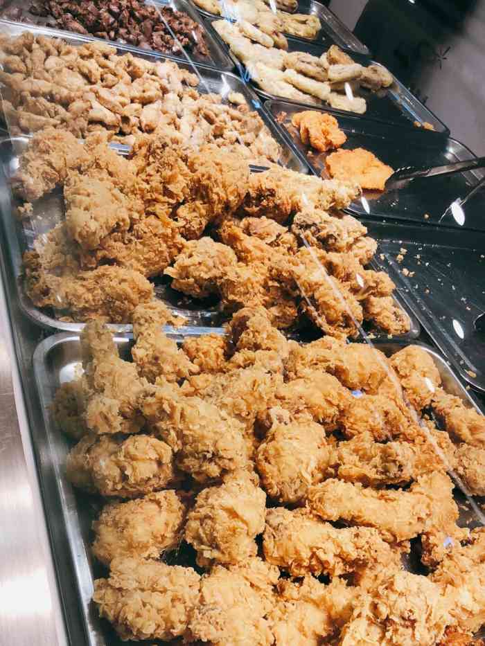 王记炸货(小屯路店)-"就还行吧,种类很多,炸翅根很便宜经常10.