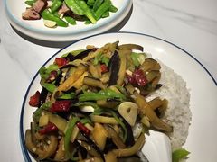 青椒茄子盖饭-二七川小馆