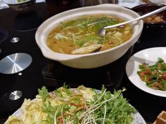 -帅巴人舅母子腊蹄民俗村