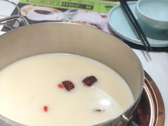-洪氏嗨捞·猪肚鸡火锅(阳光天地店)