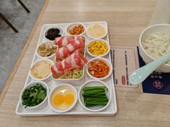 -花馬肆.云南过桥米线(汉神购物广场现场熬汤店)