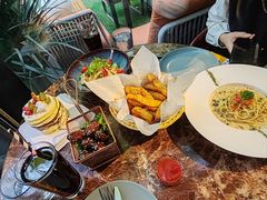 -Let'sBURGERplus·非常创意汉堡(三里屯店)