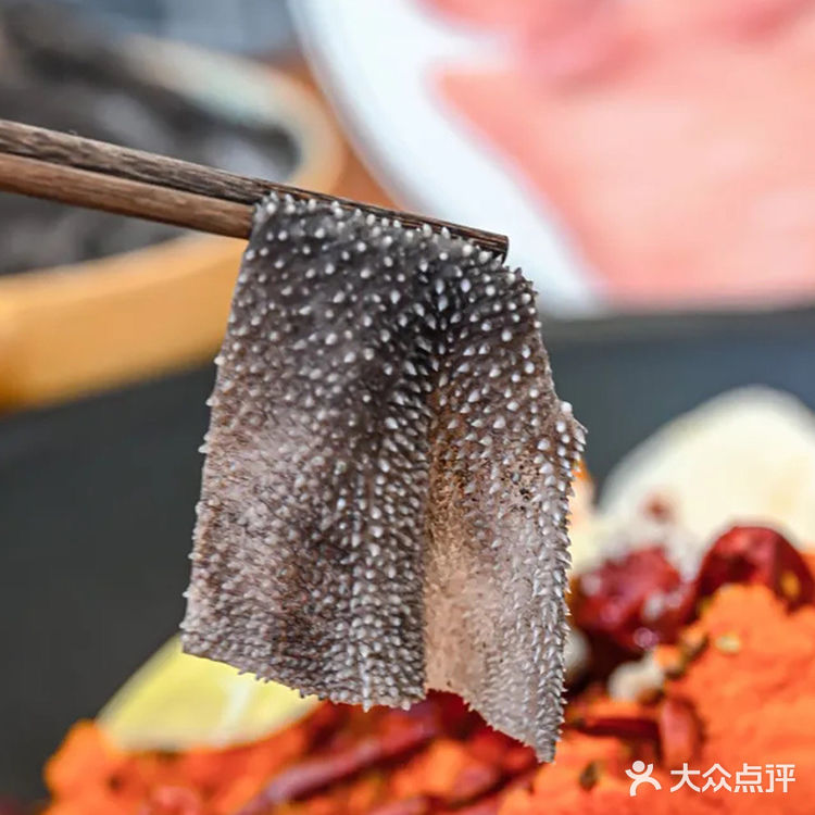 重庆老火锅：香辣麻辣，激发味觉！🌶️