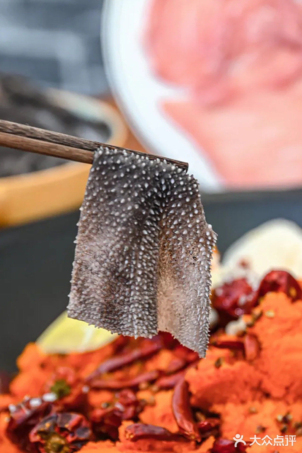 重庆老火锅：香辣麻辣，激发味觉！🌶️