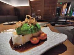 牛油果配酱香豆腐-JOYBOX盒里(南湖天地店)