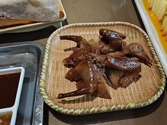 招牌熏鸽-东口码头·烧鸽子·鱼头泡饼·地方菜(金鹰悦城店)