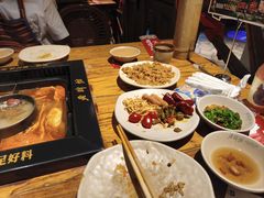 -老牌坊云南鱼豆花火锅(爱建店)