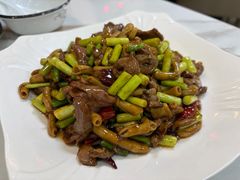 -余杨鸭鸭餐厅