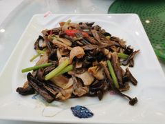 鹿茸菇炒爽肉-南海食街(佛冈店)