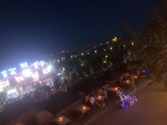 -烤肉小伙烤肉店