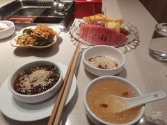 -海底捞火锅鲜切牛肉主题店(长寿路店)