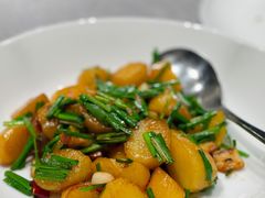 韭菜烩土豆-荣府宴(南阳路店)