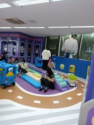 -孩子王童乐园(马群店)