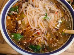 -云阿蛮云南生烫牛肉米线(奉贤路店)