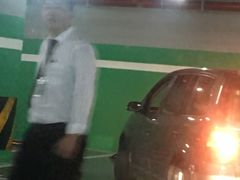 -白玉兰广场停车场