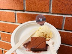 -HUGS coffee(东区店)