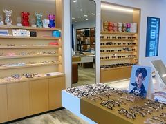 -三目眼镜·蔡司视觉合作店(青浦宝龙店)
