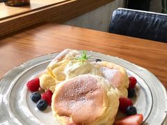 莓果奶油芝士舒芙蕾松饼-UPPER KITCHEN(延安路店)