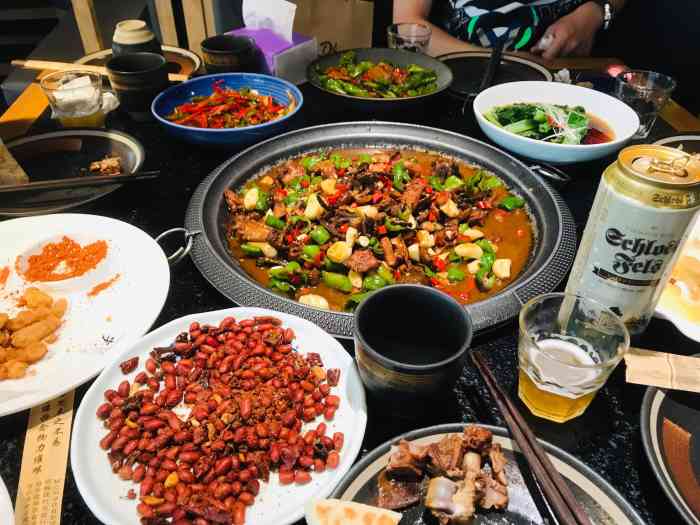 侯志伟老街炒鸡(广济街店)-"还不错,本来要吃火锅的,结果附近检修电路