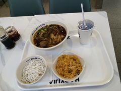 -好一家牛肉粉(山东路家乐福店)