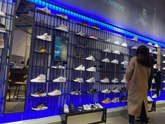 -阿迪达斯(武林银泰三叶草店)