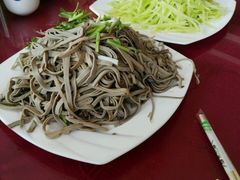 -溢心园香河肉饼总店