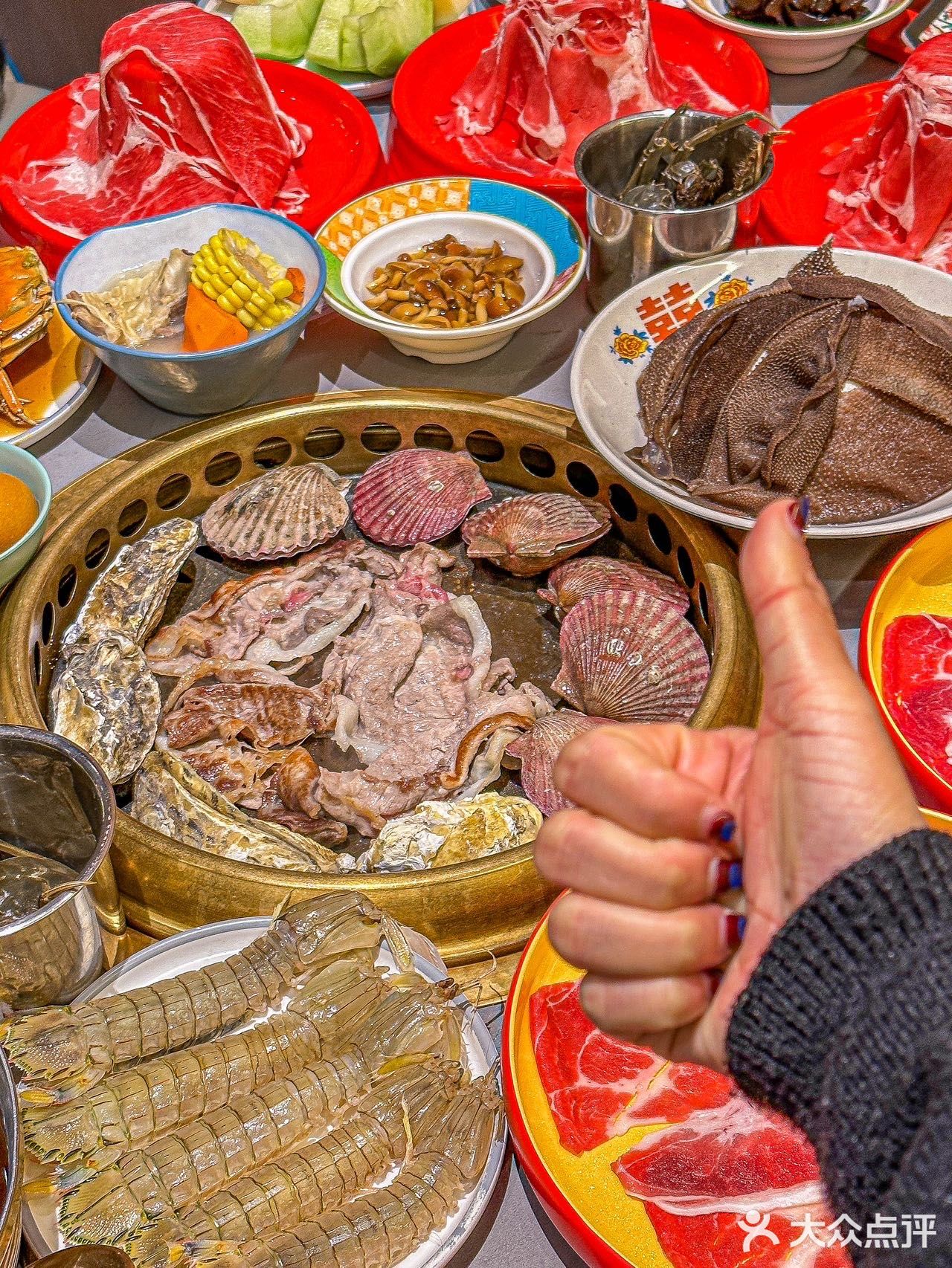 九韩山了不起！把和牛寿喜烧也搬上桌了！
