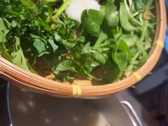 -尚尚仙·酸汤猪手·猪肚鸡火锅(华联万柳购物中心店)