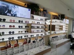 -视野联行眼镜·蔡司授权店(长白万象汇店)