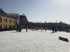 -采薇庄园四季滑雪场