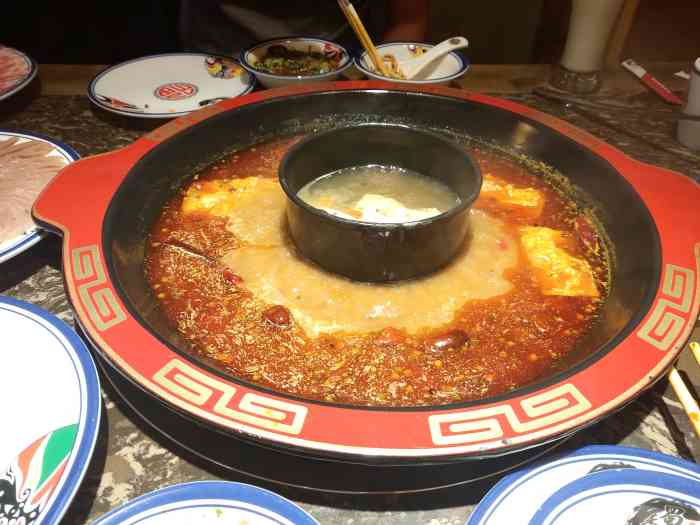 蜀香楼成都火锅-"这家店生意真不错,翻台率超高.装潢和中国.