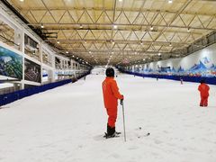 -乔波室内滑雪场