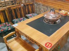 -果松木炭酸菜铜火锅·外婆参鸡汤