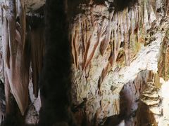 -波斯托伊纳溶洞