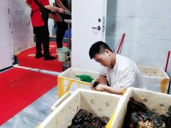 -凤凰路何眼镜香辣蟹(花果园店)