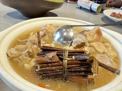-头上红煨盐鸡·非遗院子餐厅